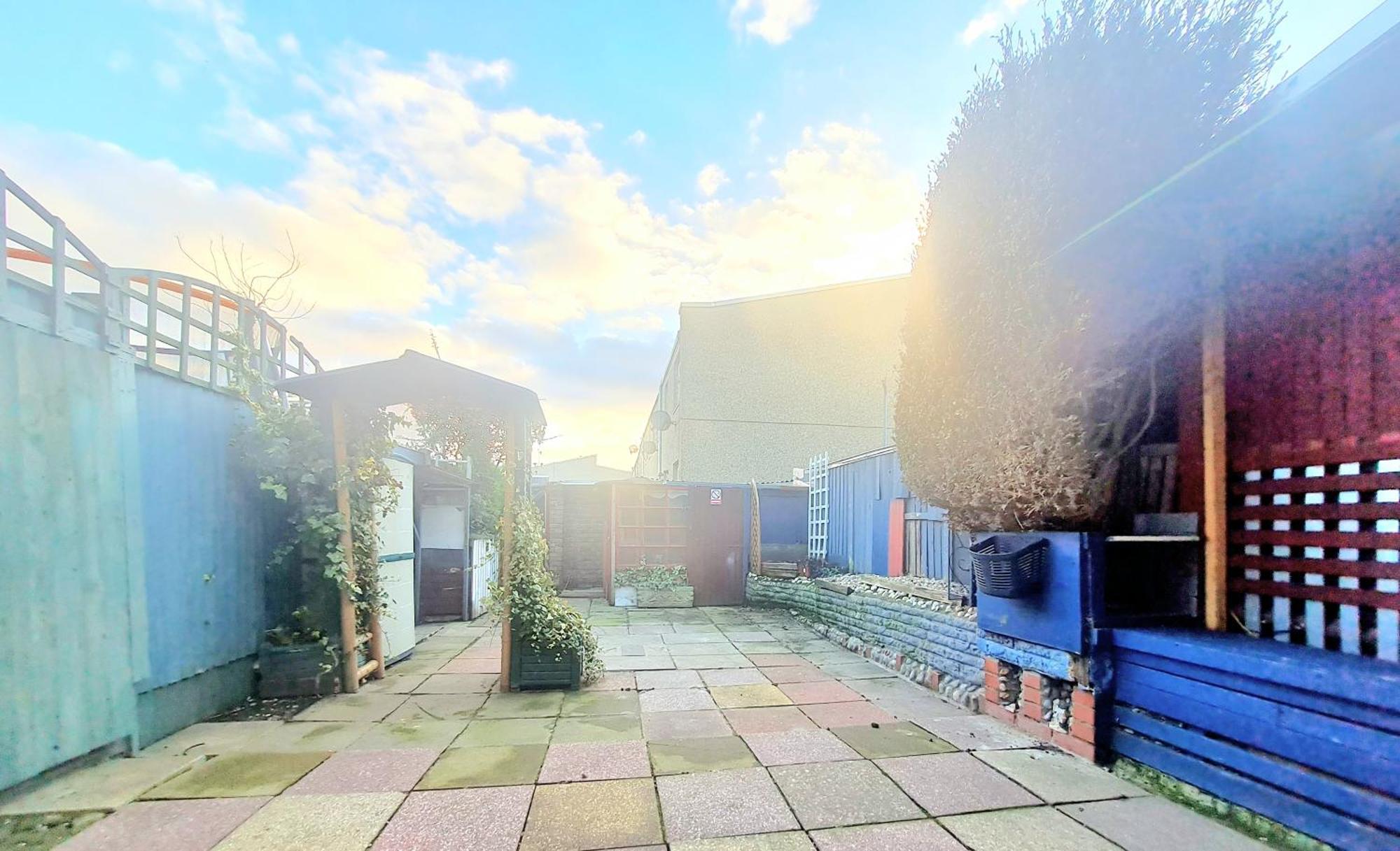 Cosy Luxurious 3 Bedroom House, Free Parking, Free Wifi, Private Garden, Free Netflix Havering Luaran gambar